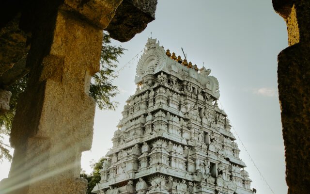 Tirumala Sees Surge in Summer Darshan as Over 4.32 Lakh Visit
